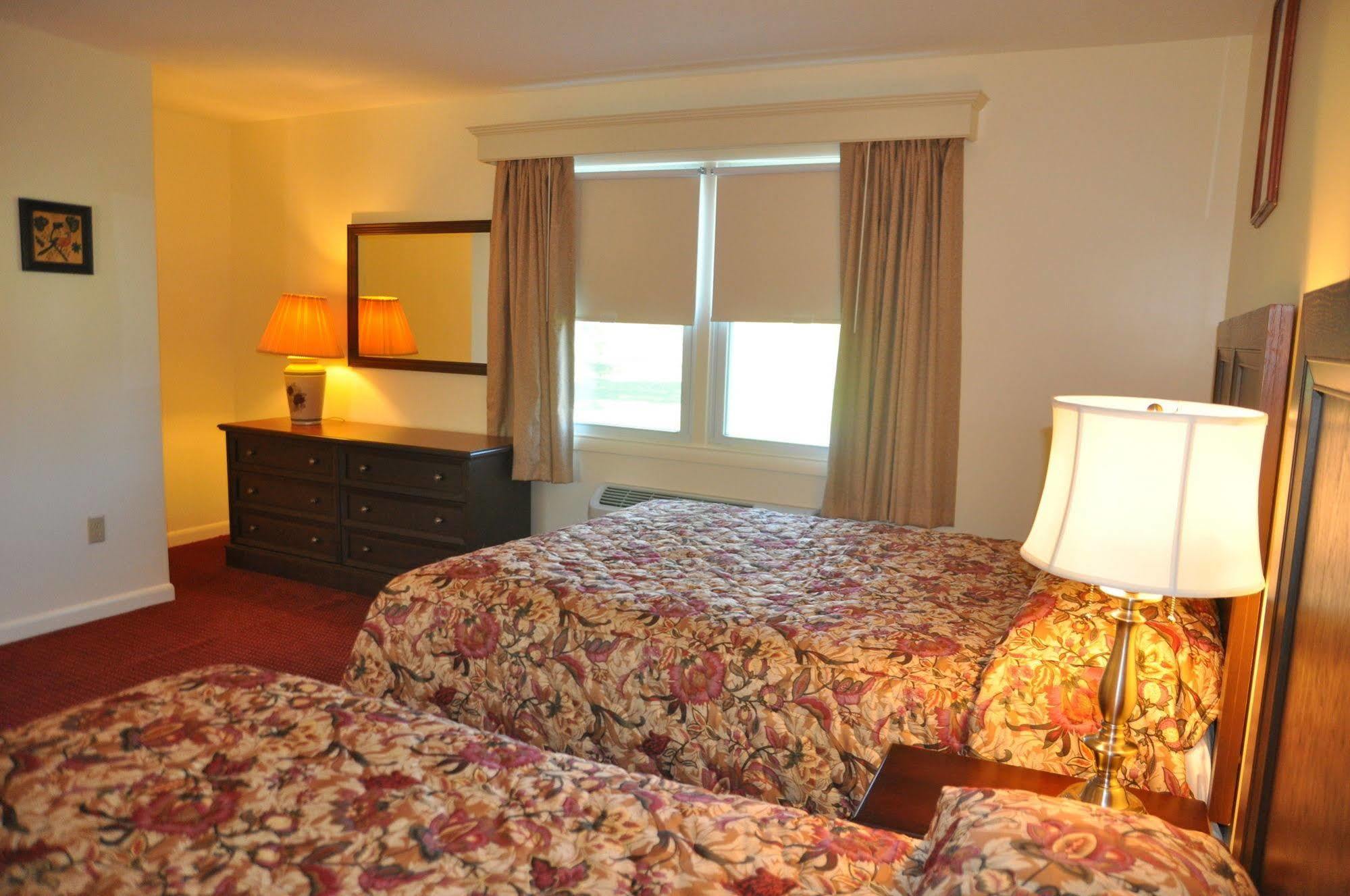 Blue Spruce Inn & Suites Valatie Exterior foto