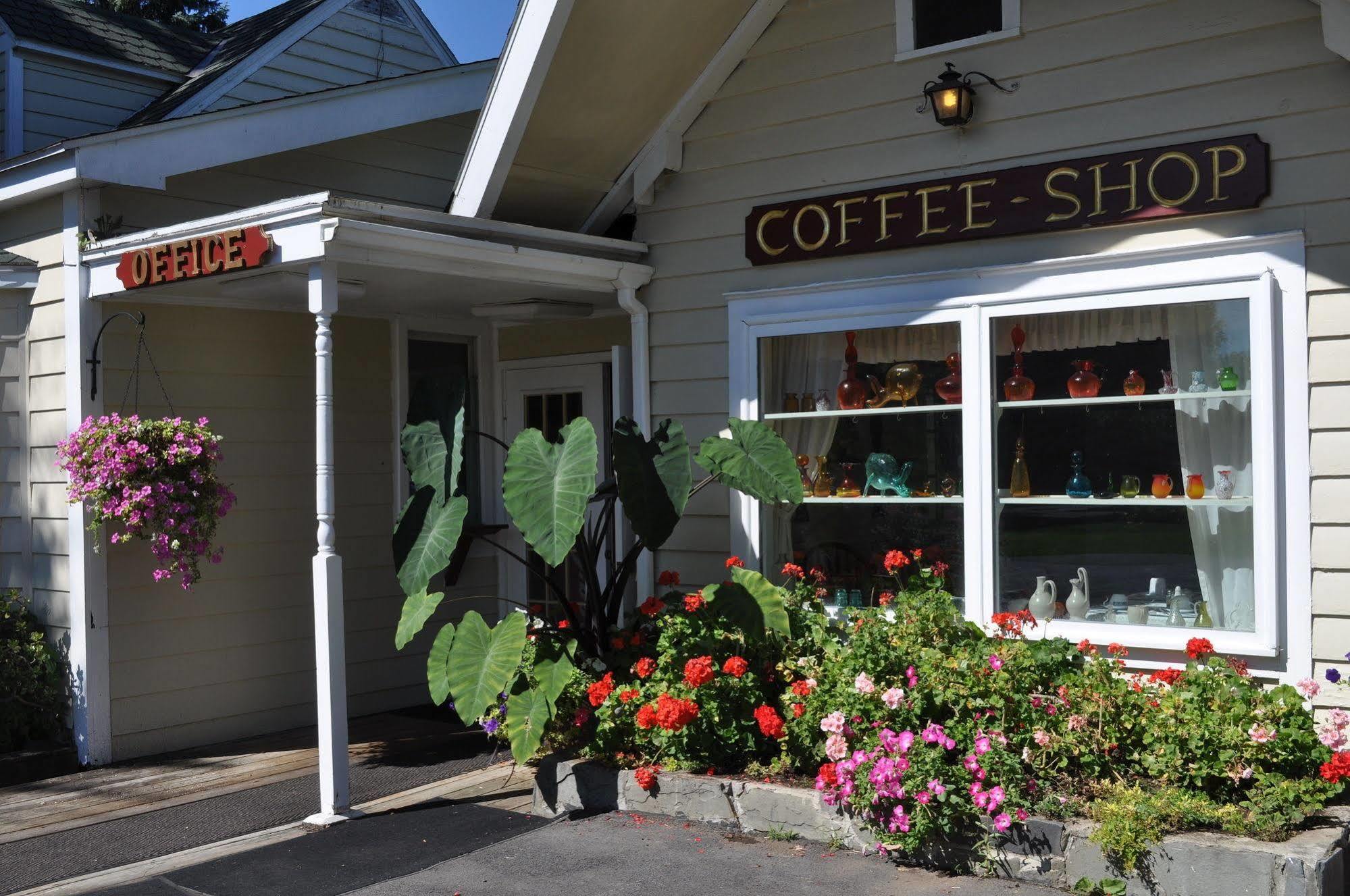 Blue Spruce Inn & Suites Valatie Exterior foto